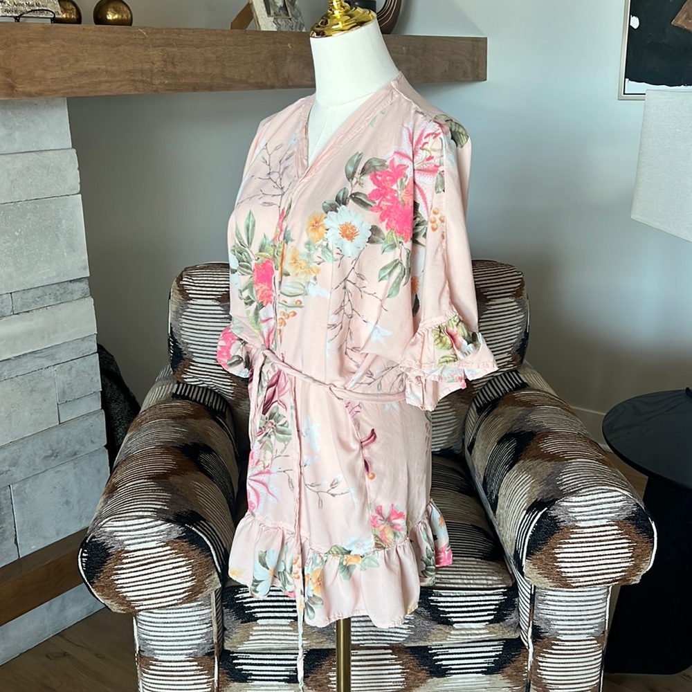 Floral Robe - Picture 2 of 8